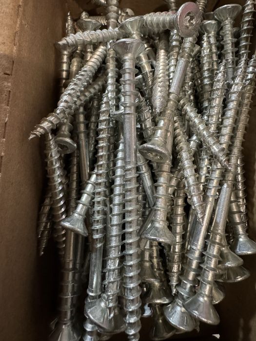 Шурупи дистанційні,для вирівнювання,конструкційні.