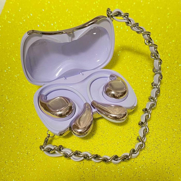 Жіночі бездротові Bluetooth навушники у футлярі-сумочці з павербанком