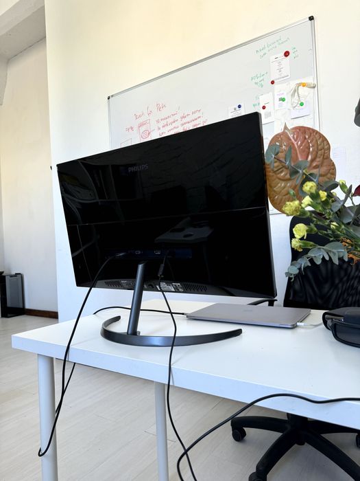 Монітор 27" Philips (276E8VJSB/00) в топ стані