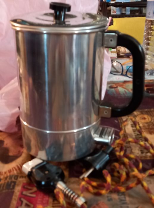 Cafeteira eléctrica428728471352125441