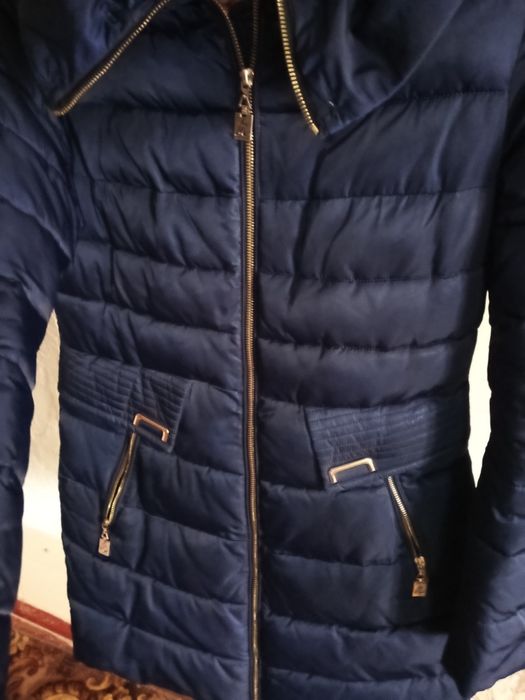 Пуховик на халофайбирі.