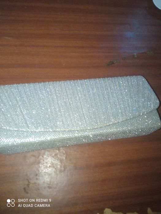 Vendo bolsa de mulher  de cerimónia  ou festas