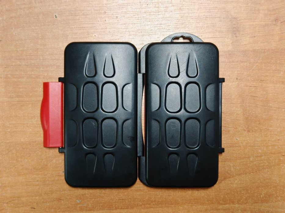 Etui pudełko pojemnik na karty pamięci SD Micro SD