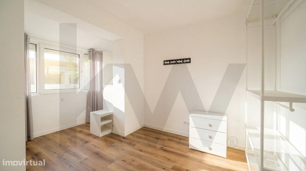 Apartamento T3 em Queluz | 73 m2 + 41 m2 de Área Dependente