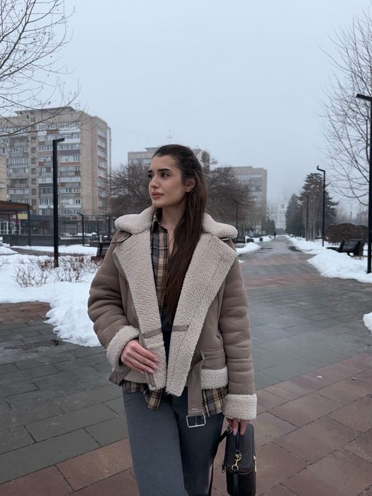 Стильна тепла дублянка Stradivarius, демісезон