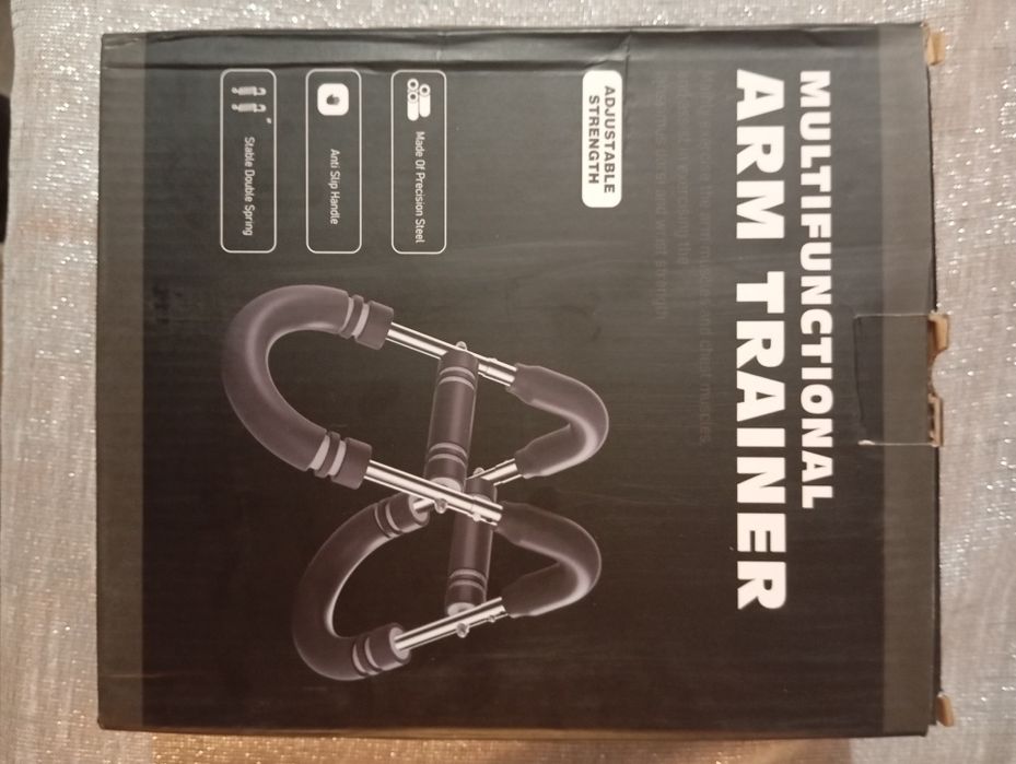 Treinador de braços e peito com resistência ajustável