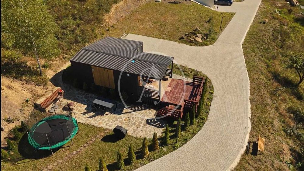 Сучасний котедж в котеджному містечку в Карпатах Славське (Славсько)