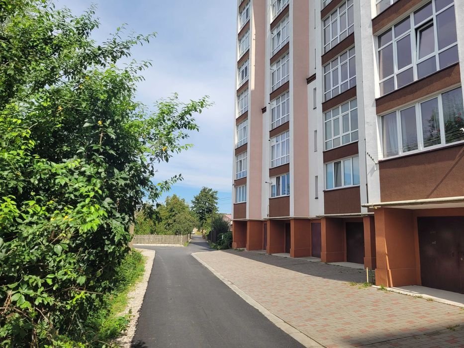 2 рівнева квартира біля Метро.