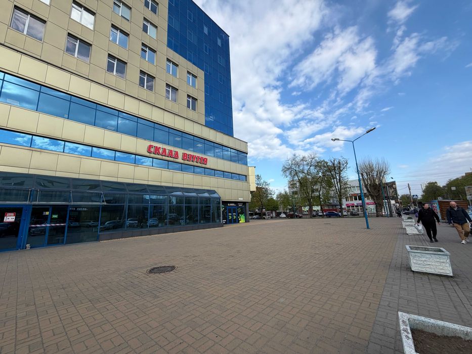 Фасадне приміщення в центрі, вул. Благовісна-Смілянська
