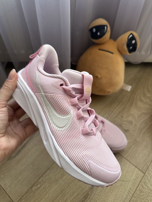 Кросівки nike для дівчинки
