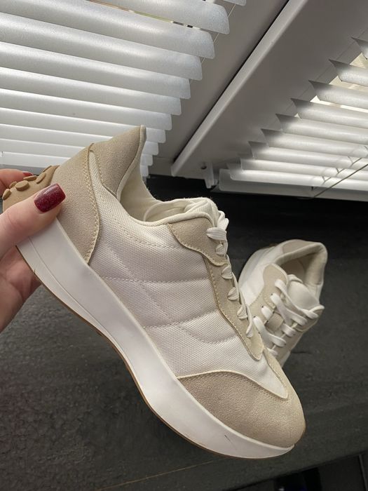 Продам кроссовки.    .