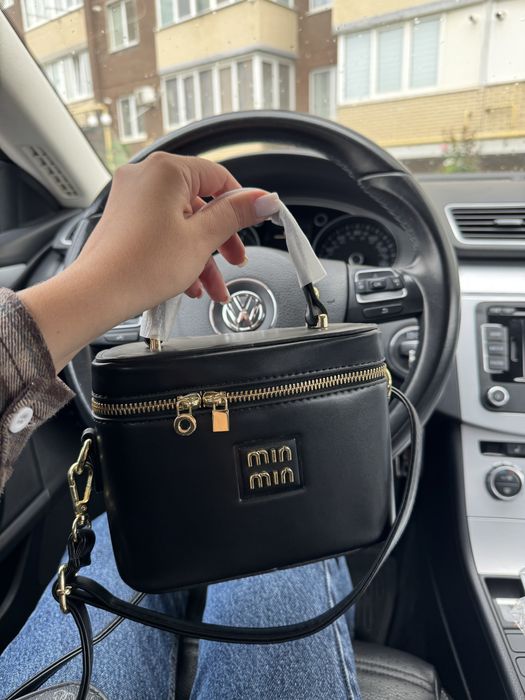 Сумка miu miu.