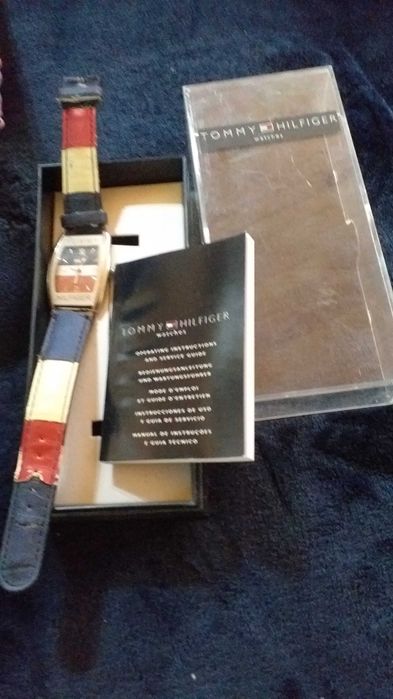 Relógio Tommy Hilfiger com caixa