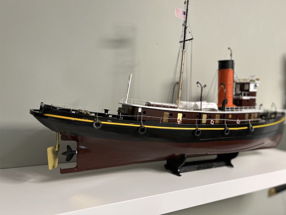 Model holownika Herkules ręcznie sklejany