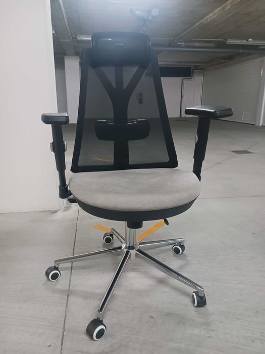 Cadeira para escritório giratória