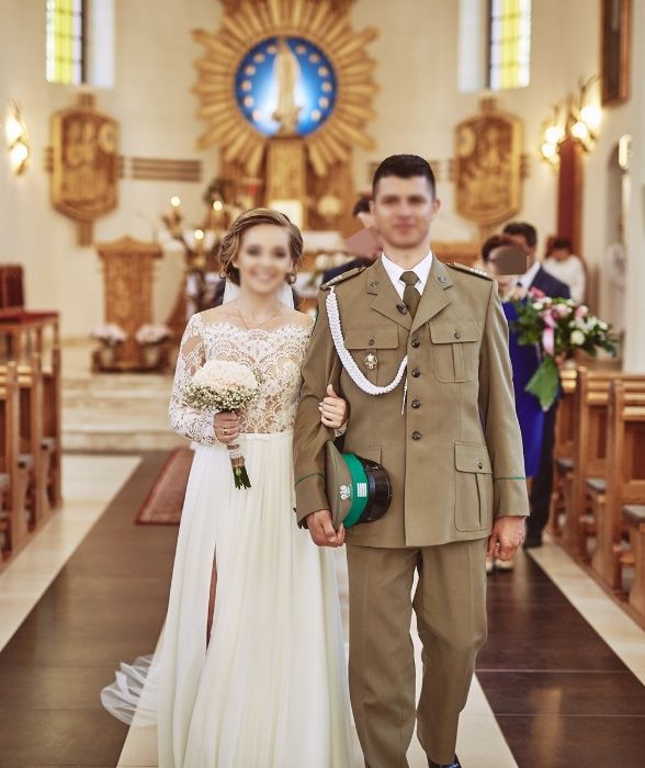 Muślinowa suknia ślubna Gala Gabriella zwiewna rustykalna koronkowa