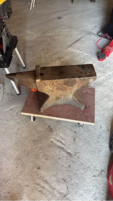 Kowadlo 180 kilogramow