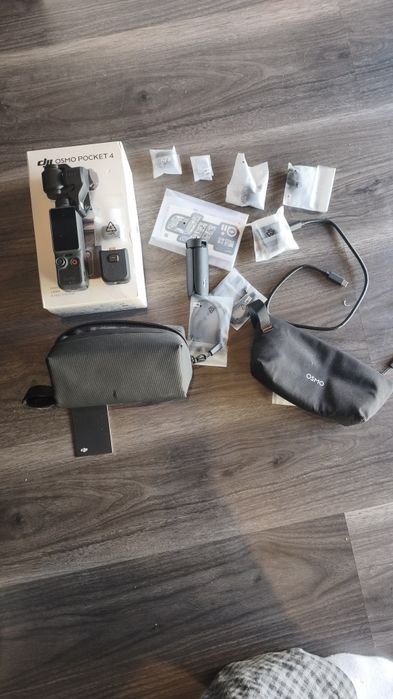 DJI Osmo Pocket 4 Creator Combo