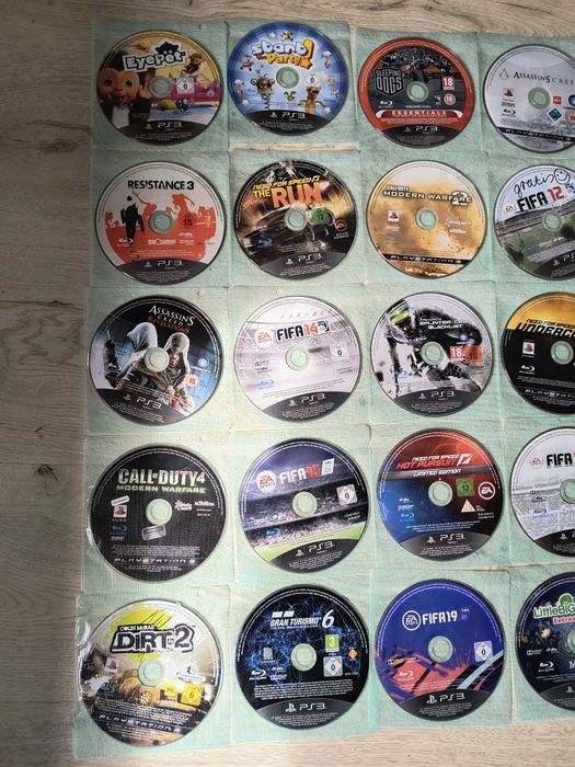 27 gier PS3 GTA FIFA Assassins Call od Duty Need for speed