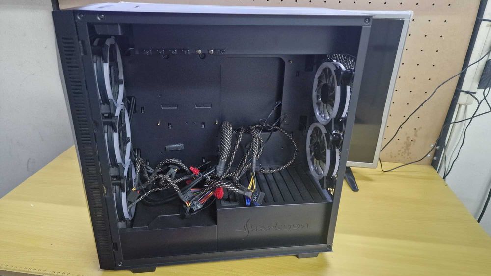 Sharkoon REV200 Vidro Temperado USB 3.1 Preta + Fonte de alimenta