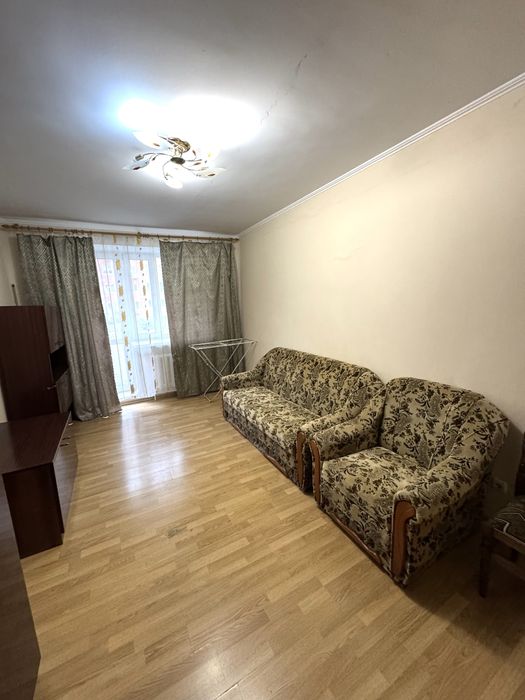 2-кім квартира. 3-й поверх. Новий будинок. Кадетський гай