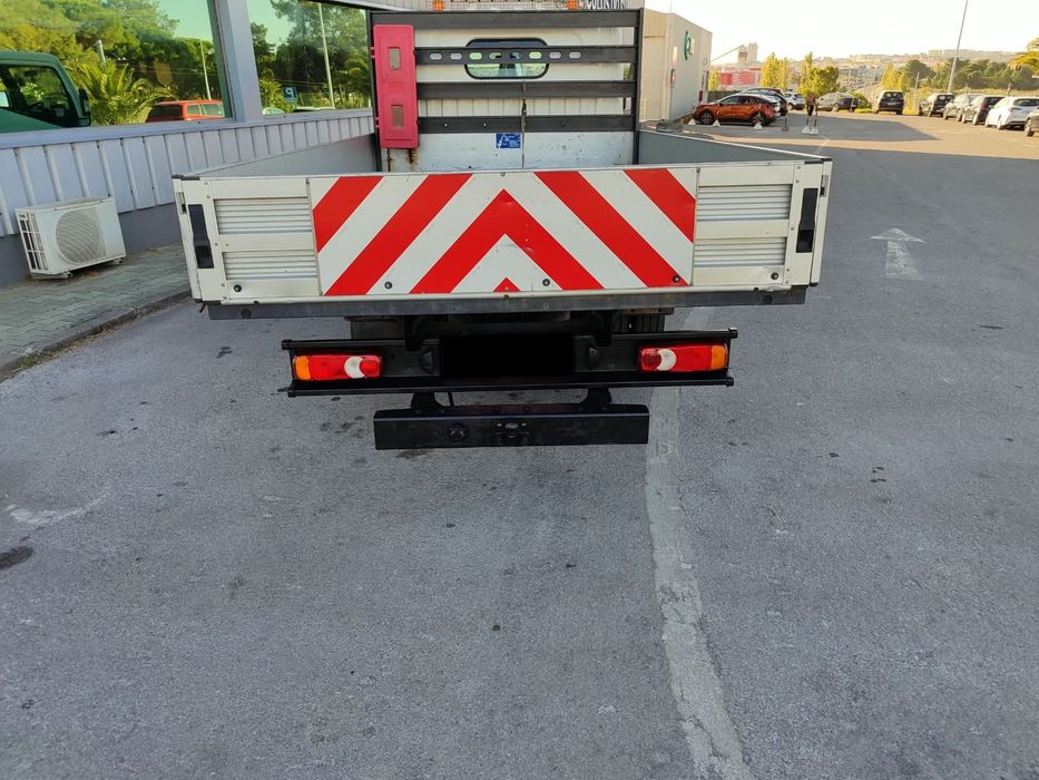 Nissan Cabstar 2.5TD 7 Lugares
