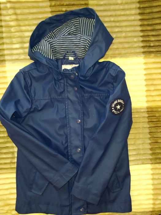 Продам курточку ветровка,на мальчика