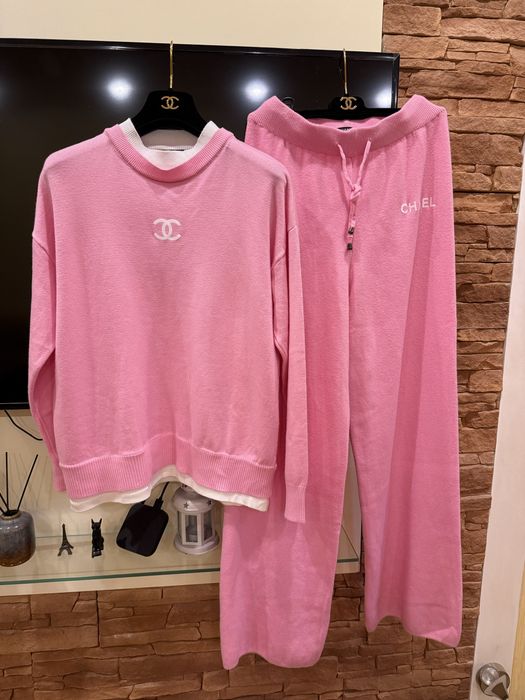 Продам кашемировый костюм Chanel