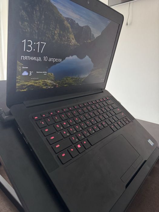 Ігоровий ноутбук Razer blade 14 i7 1060 6gb