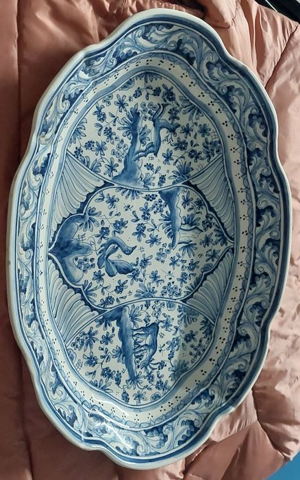 Travessa antiga em louça de Coimbra