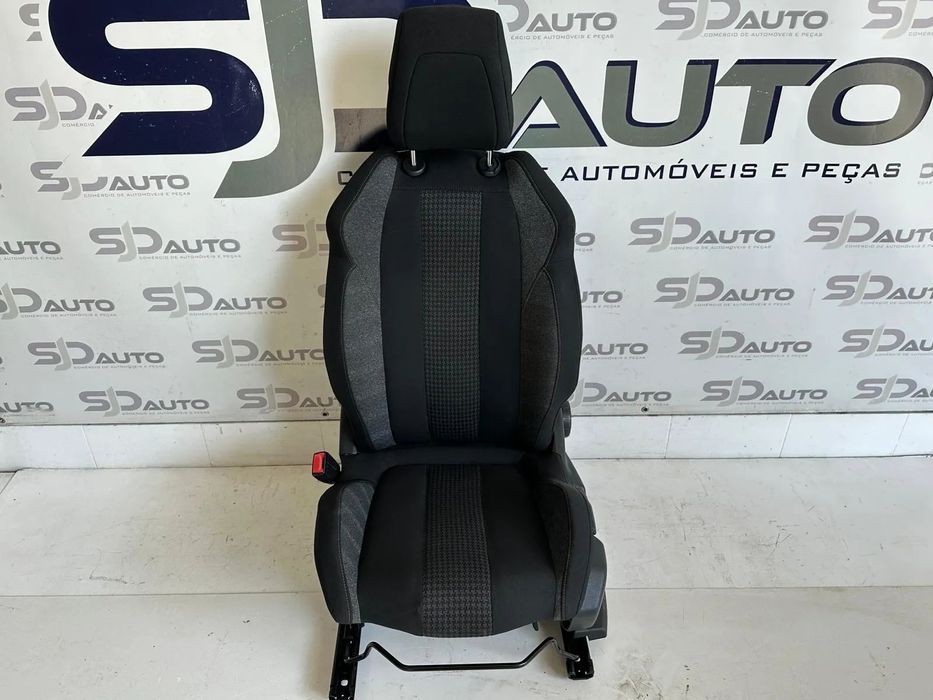 Conjunto Bancos - Peugeot 3008 II (2018)