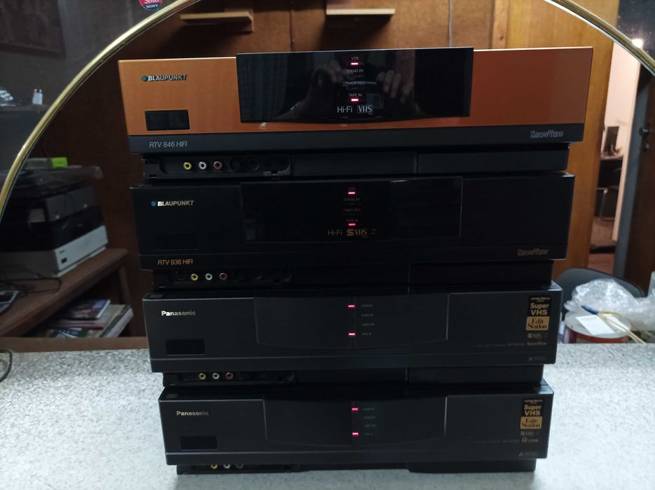 Видеомагнитофон Panasonic NV-HS1000