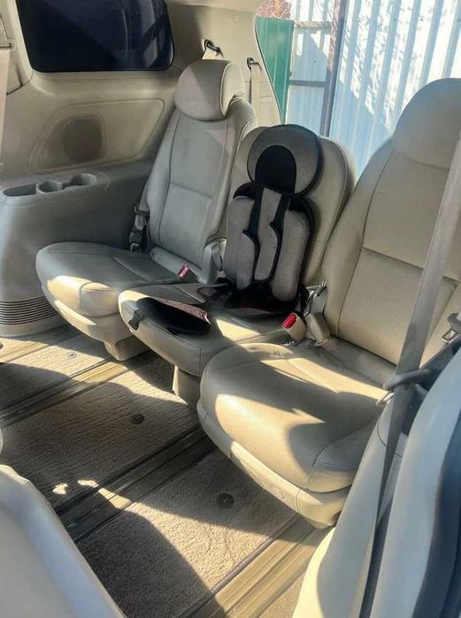 Kia Carnival 2.2 CRDi  2015 рік 9 місць