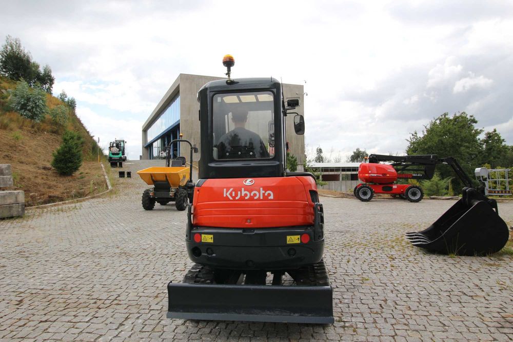 Escavadora Minigiratória de Rastos Kubota KX61 | Mini Giratória |TOTALMENTE RECONDICIONADA – GARANTIA 12 MESES / 1.000 HORAS