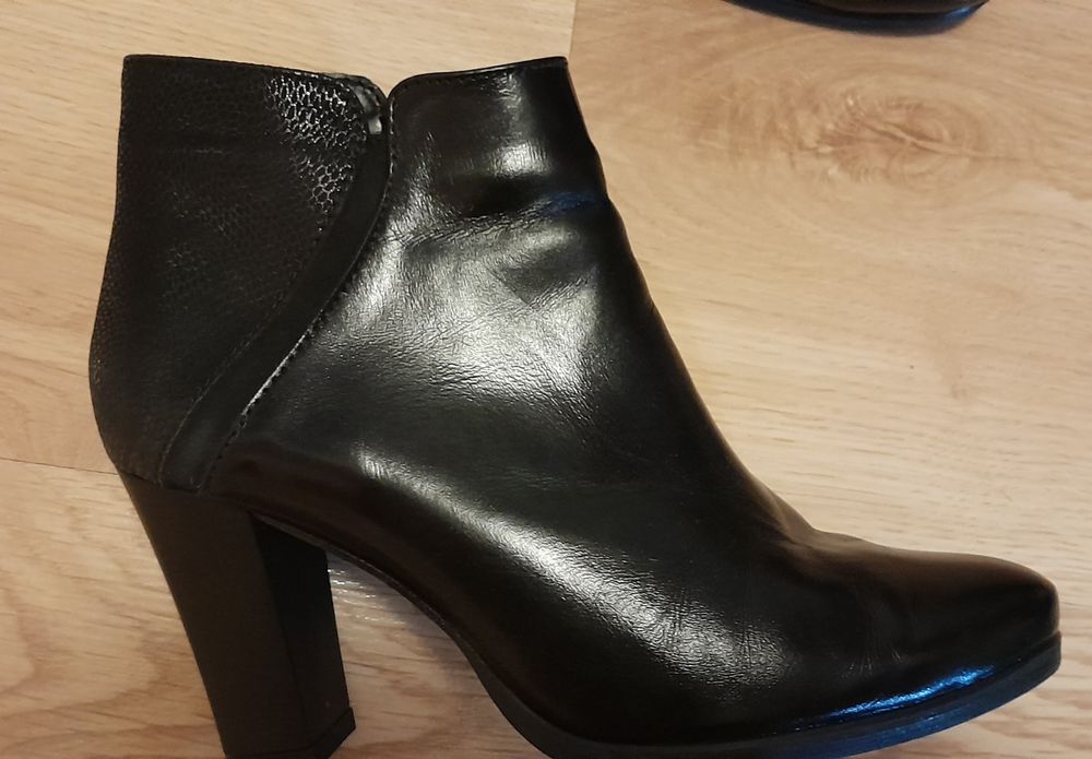 Botki  skórzane Venezia rozm. 39