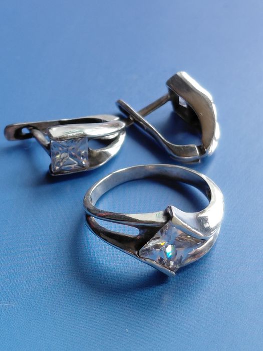 Сережки срібні,каблучка(кольцо,перстень,серьги,серебро 925) 18р