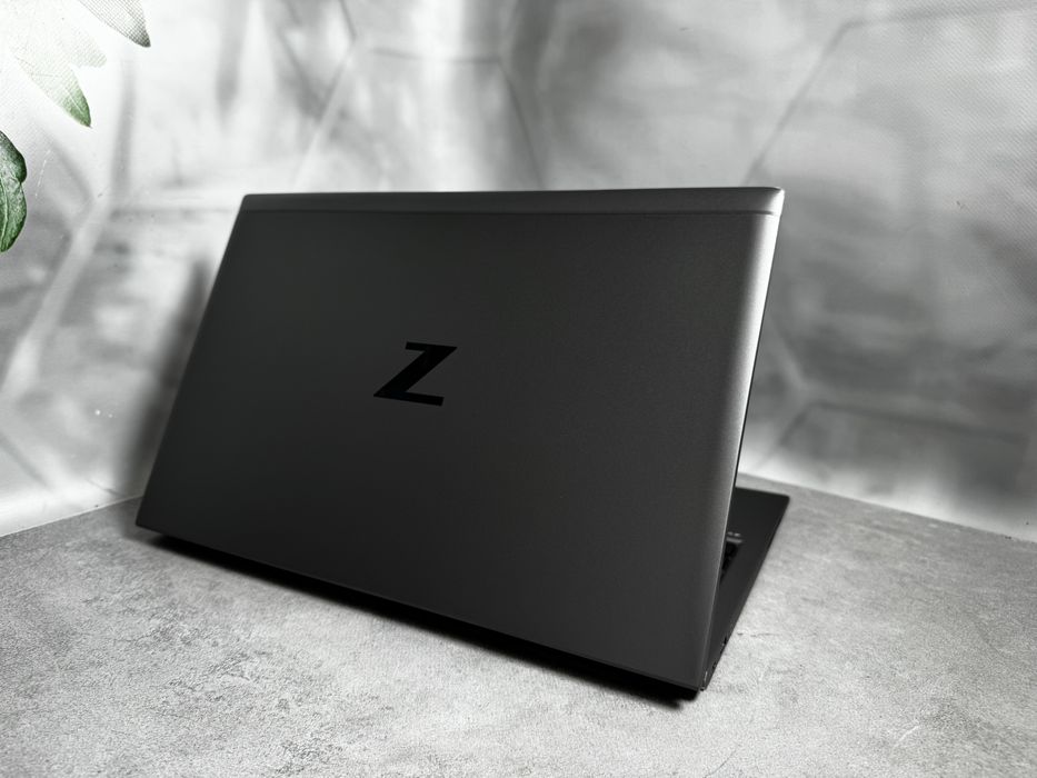 Ноутбук HP ZBook Firefly 15 G8 / i7-1165G7 / 16GB RAM / SSD 512GB / 15.6" FHD IPS / Windows 11 Pro