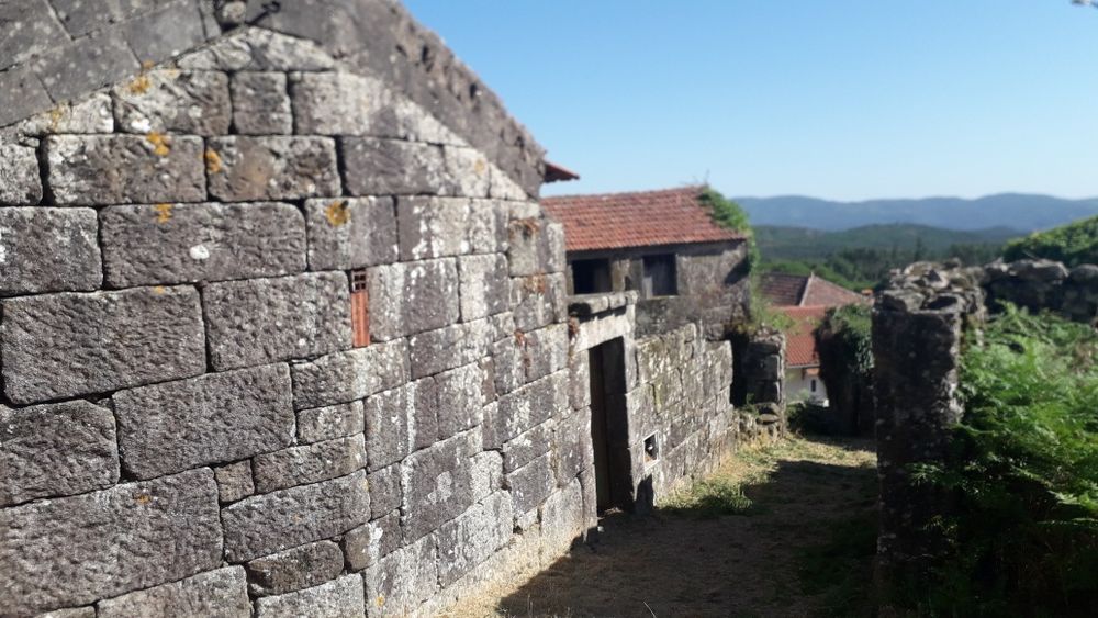 2 casas em pedra