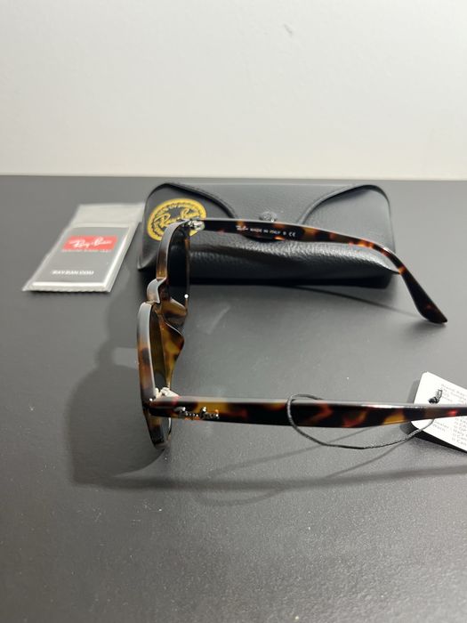 Óculos de sol Ray-Ban 2180