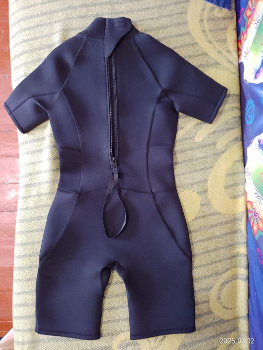 Костюм для плавання, чорного кольору,46 р.