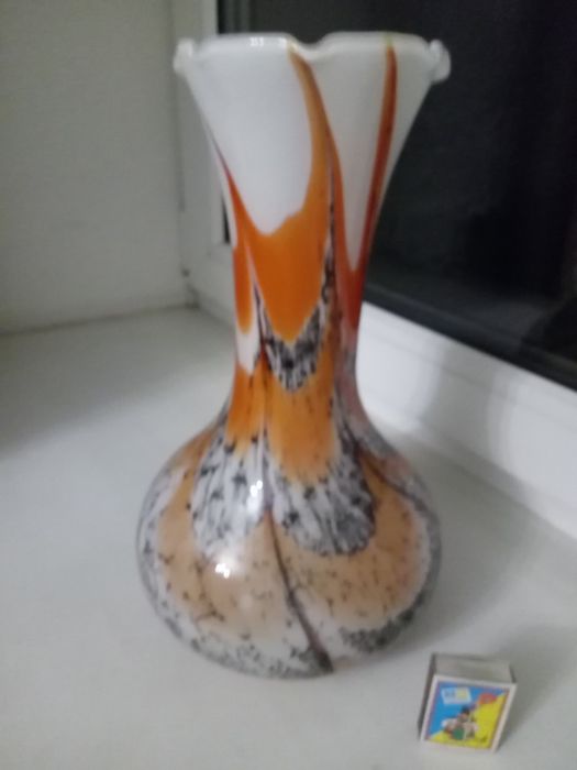Ваза винтажная, очень красивая.