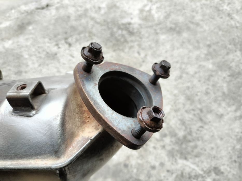 Випускний колектор Каталізатор LADA Xray 21129