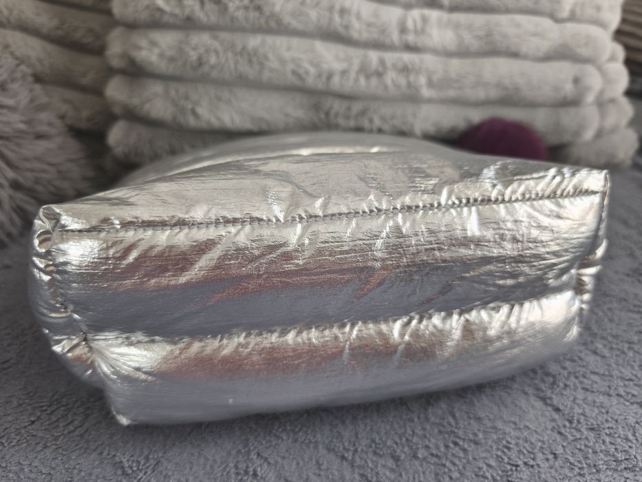 Kosmetyczka duża Ghost