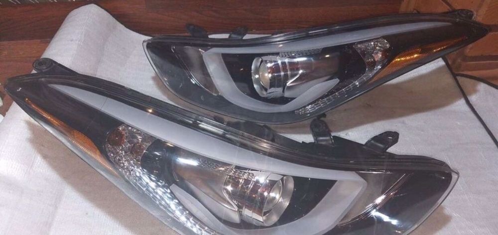 фари праву та ліву Hyundai Elantra Md GT i30 2011-2015 ціна за одну