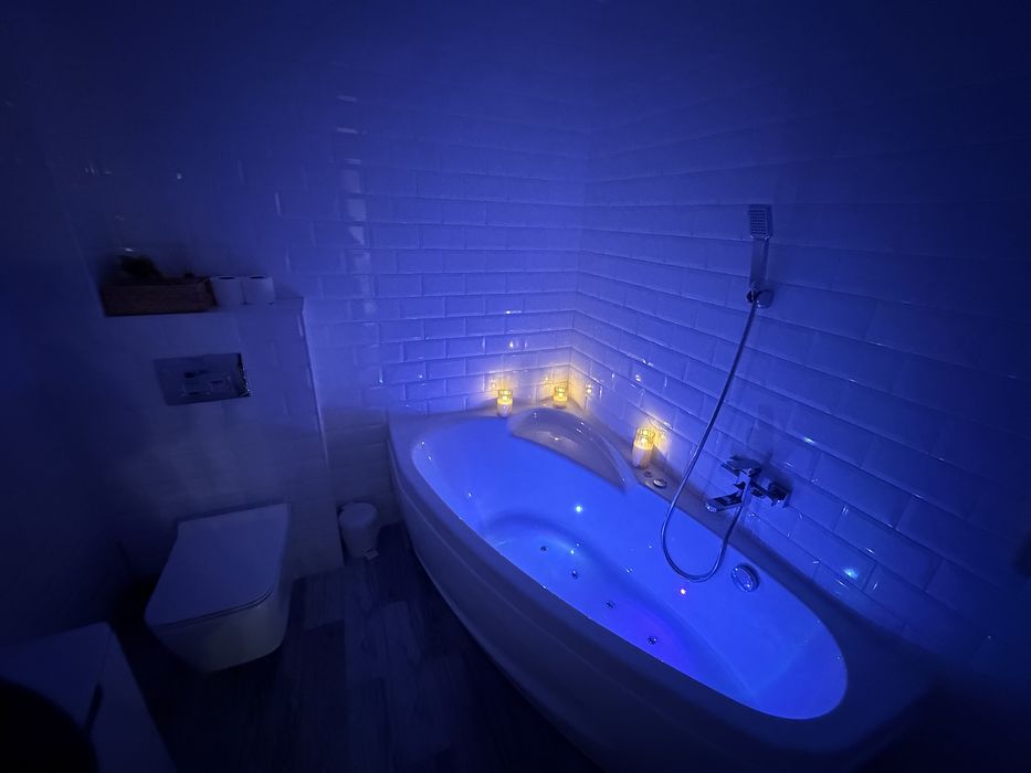 Квартира з Джакузі подобово , пр. Михайла Лушпи, 5 навпроти ТЦ  LAVINA