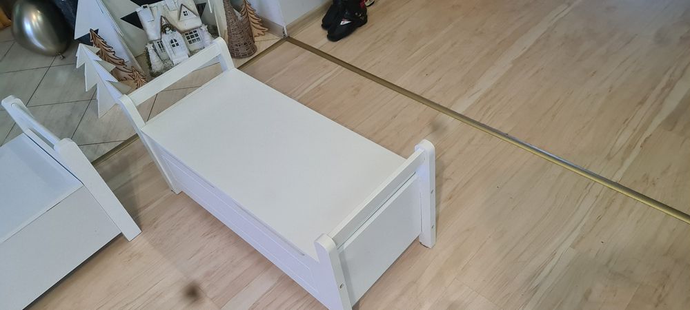 Ławka biała  ze schowkiem livarno