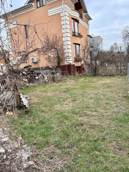 Частина будинку в центрі міста