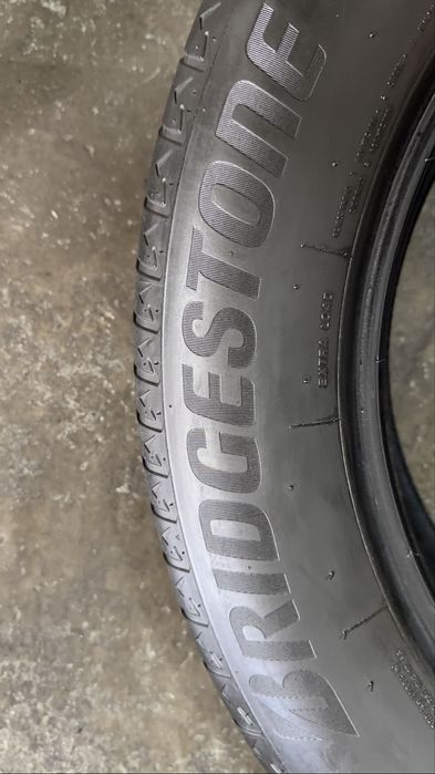 Pneus 225/60r18 Bridgestone Alenza 001* com 80% de piso