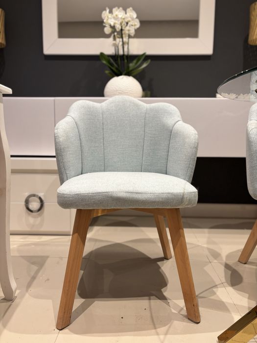 3 cadeiras azul água