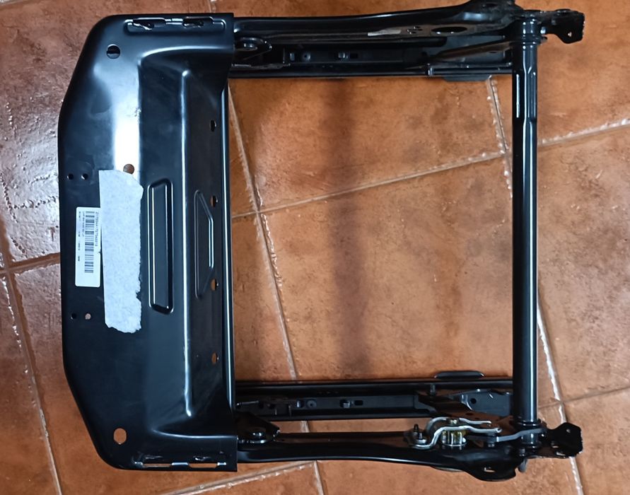 Estrutura de banco, Megane 4 e Dacia Sandero